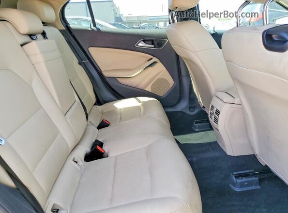 WDCTG4EB9GJ198733 2016 MERCEDES-BENZ GLA Brown Widok wnętrza z tyłu