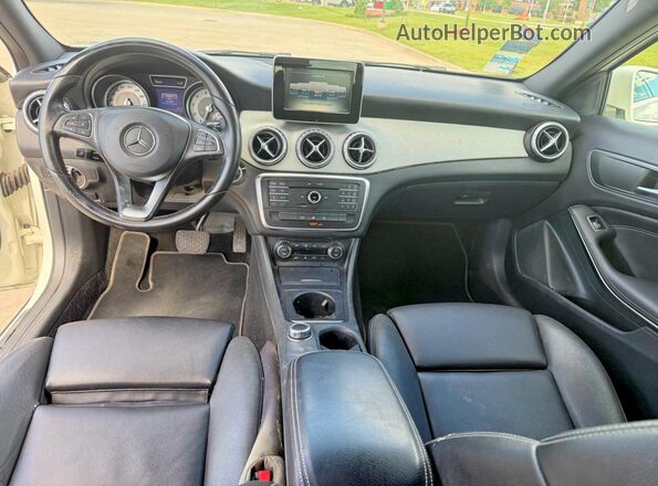 WDCTG4EBXGJ256753 2016 MERCEDES-BENZ GLA White ხელსაწყოთა პანელის ხედი