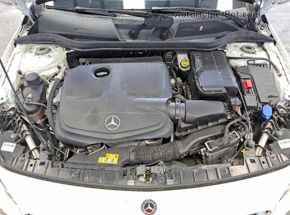 WDCTG4EBXLU027613 2020 MERCEDES-BENZ GLA Белый Вид задней части салона