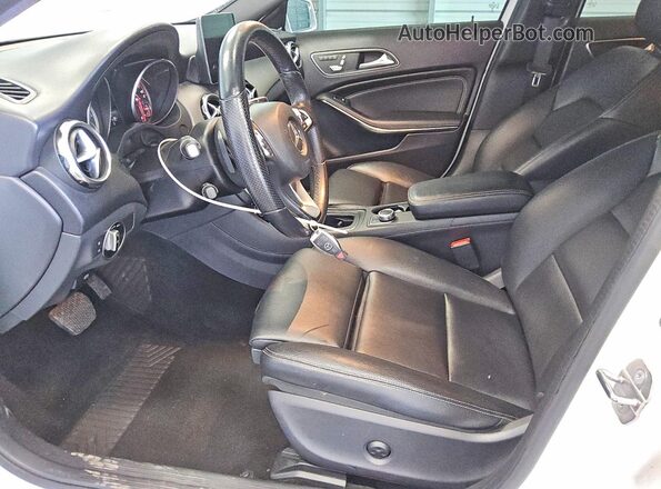 WDCTG4EBXLU027613 2020 MERCEDES-BENZ GLA Белый Вид салона спереди
