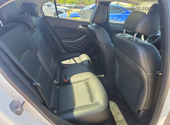 WDCTG4GB6KJ618700 2019 MERCEDES-BENZ GLA White უკანა სალონის ხედი