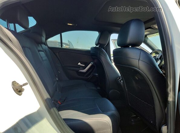WDD3G4EB1KW001447 2019 MERCEDES-BENZ A White Widok tylnych siedzeń