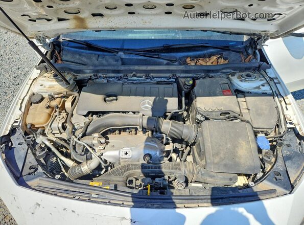 WDD3G4EB1KW001447 2019 MERCEDES-BENZ A White Widok wnętrza z tyłu