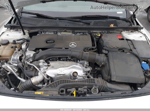 WDD3G4EB3KW001479 2019 MERCEDES-BENZ A 220 Белый Вид сзади