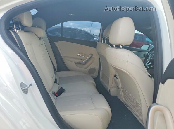 WDD3G4EB3KW023014 2019 MERCEDES-BENZ A Белый Вид задних сидений