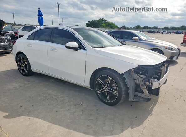 WDD3G4EB3KW023014 2019 MERCEDES-BENZ A Белый Передняя правая четверть