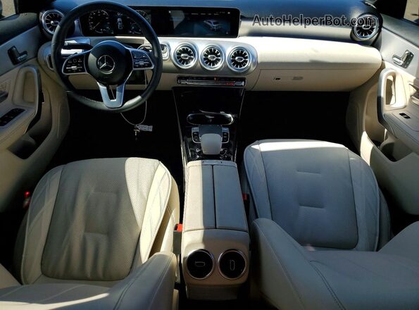 WDD3G4EB4KW028674 2019 MERCEDES-BENZ A Gray Вид панелі приладів