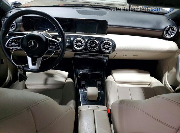 WDD3G4EB7KW026501 2019 MERCEDES-BENZ A Белый Вид панели приборов