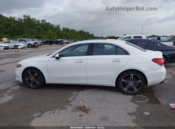 WDD3G4EB9KW034728 2019 MERCEDES-BENZ A 220 White Vista interior de 360 grados