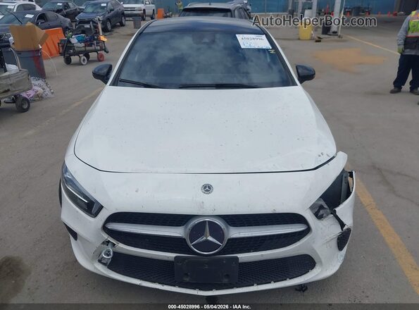 WDD3G4EBXKW006937 2019 MERCEDES-BENZ A 220 White Вид задньої частини салону