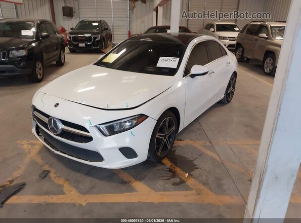 WDD3G4EBXKW015539 2019 MERCEDES-BENZ A 220 White Front left