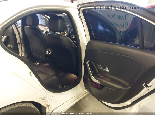 WDD3G4EBXKW015539 2019 MERCEDES-BENZ A 220 White VIN sticker view