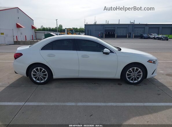 WDD3G4FB0KW024863 2019 MERCEDES-BENZ A 220 White Vista interior trasera
