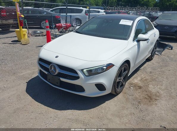 WDD3G4FB6KW026441 2019 MERCEDES-BENZ A 220 Белый Передняя левая четверть