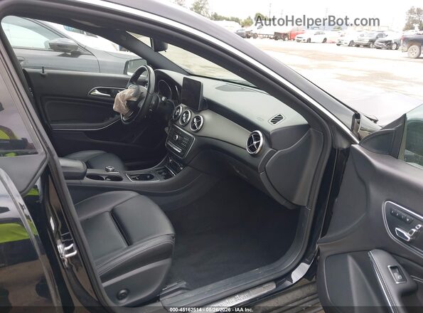 WDDSJ4EB0JN680869 2018 MERCEDES-BENZ CLA 250 Black Front interior view