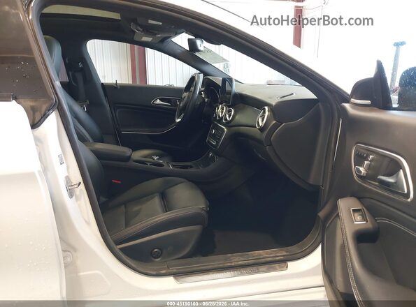 WDDSJ4EB0KN773134 2019 MERCEDES-BENZ CLA 250 White Вид салону спереду