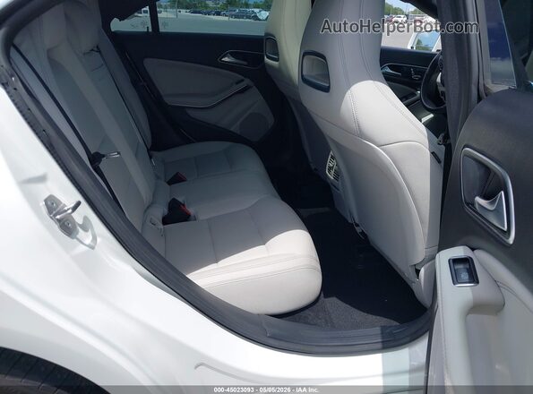 WDDSJ4EB1JN664132 2018 MERCEDES-BENZ CLA 250 White Vista de la etiqueta del VIN