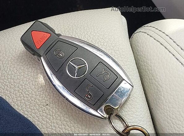 WDDSJ4EB1JN664132 2018 MERCEDES-BENZ CLA 250 White Vista del salpicadero