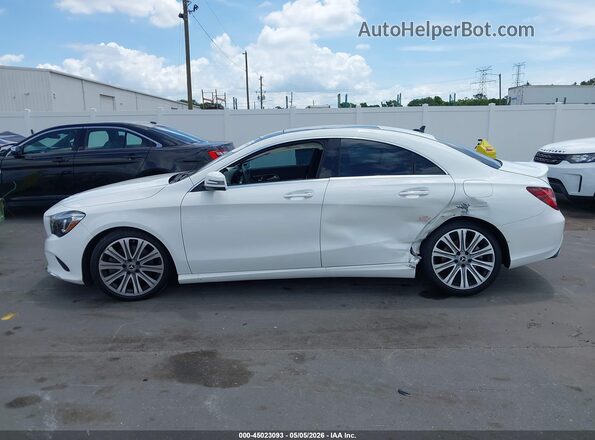 WDDSJ4EB1JN664132 2018 MERCEDES-BENZ CLA 250 White Vista interior de 360 grados