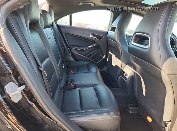 WDDSJ4EB3GN372703 2016 MERCEDES-BENZ CLA-CLASS Black Widok tylnych siedzeń