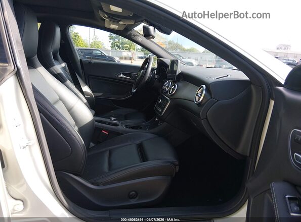 WDDSJ4EB3JN505693 2018 MERCEDES-BENZ CLA 250 White Вид салону спереду
