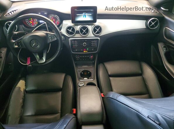 WDDSJ4EB5GN382293 2016 MERCEDES-BENZ CLA-CLASS Black Vista del salpicadero