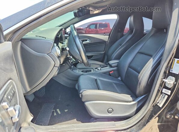 WDDSJ4EB5HN429999 2017 MERCEDES-BENZ CLA-CLASS Черный Вид салона спереди