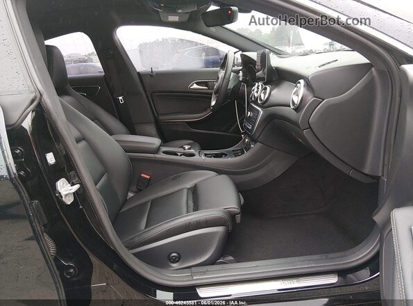 WDDSJ4EB6JN528806 2018 MERCEDES-BENZ CLA 250 Black Widok wnętrza z przodu