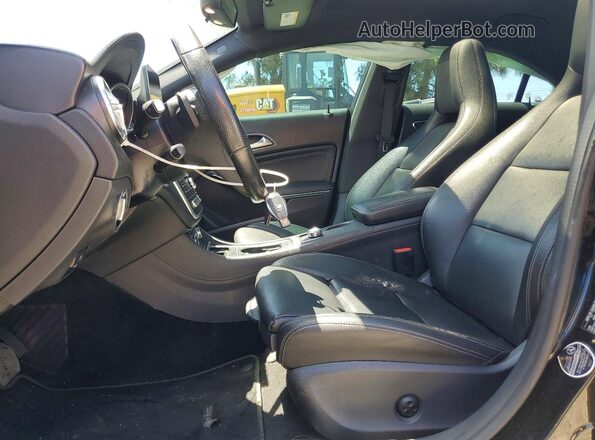 WDDSJ4EB7KN710967 2019 MERCEDES-BENZ CLA-CLASS Black Вид салону спереду