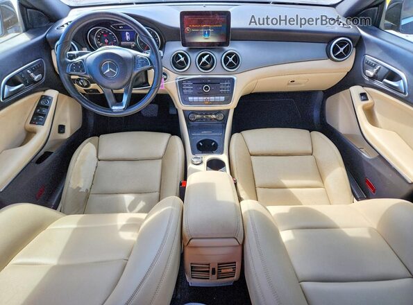WDDSJ4EBXHN437371 2017 MERCEDES-BENZ CLA-CLASS Black Առջևի վահանակի տեսք