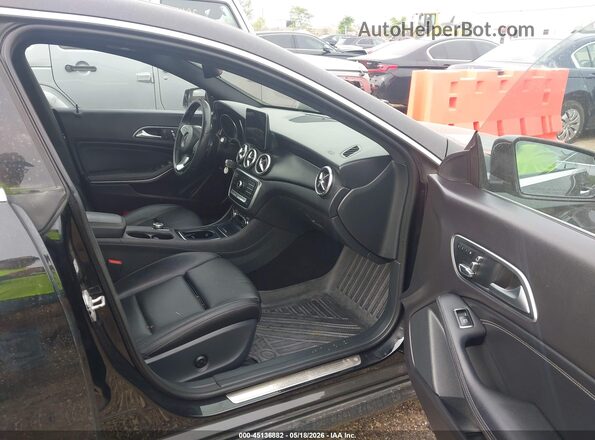 WDDSJ4GB0JN587475 2018 MERCEDES-BENZ CLA 250 Black Widok wnętrza z przodu