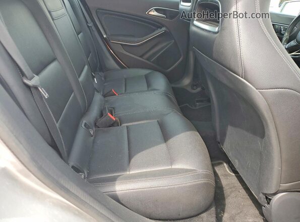 WDDSJ4GB1KN720469 2019 MERCEDES-BENZ CLA-CLASS Silver Вид задніх сидінь