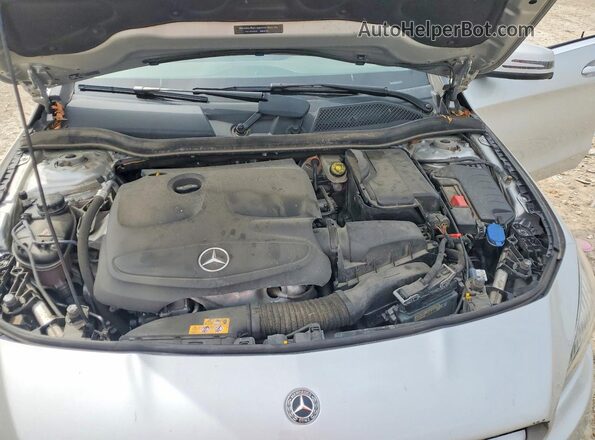 WDDSJ4GB1KN720469 2019 MERCEDES-BENZ CLA-CLASS Silver Вид задньої частини салону