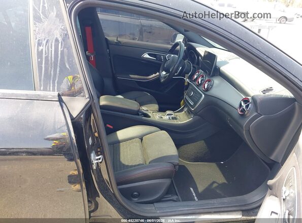 WDDSJ5CB4JN527968 2018 MERCEDES-BENZ AMG CLA 45 Black Вид салону спереду