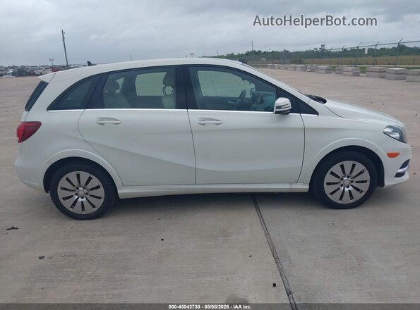 WDDVP9AB0HJ013221 2017 MERCEDES-BENZ B 250E White უკანა სალონის ხედი