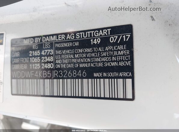 WDDWF4KB5JR326846 2018 MERCEDES-BENZ C-CLASS White Vista del compartimento del motor