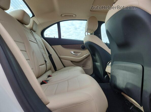 WDDWF8EB9LR555813 2020 MERCEDES-BENZ C White Vista de los asientos traseros