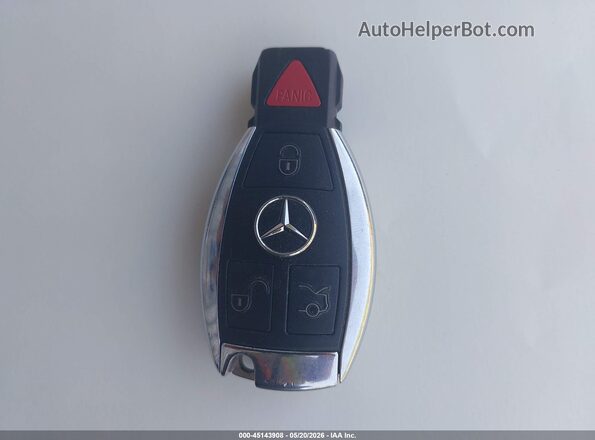 WDDWJ4KB8HF367367 2017 MERCEDES-BENZ C-CLASS White Widok deski rozdzielczej
