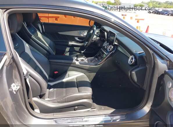 WDDWJ8HB8JF602032 2018 MERCEDES-BENZ AMG C 63 Black Front interior view
