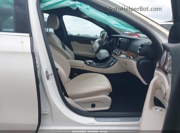 WDDZF4JB1HA041018 2017 MERCEDES-BENZ E-CLASS White Widok wnętrza z przodu