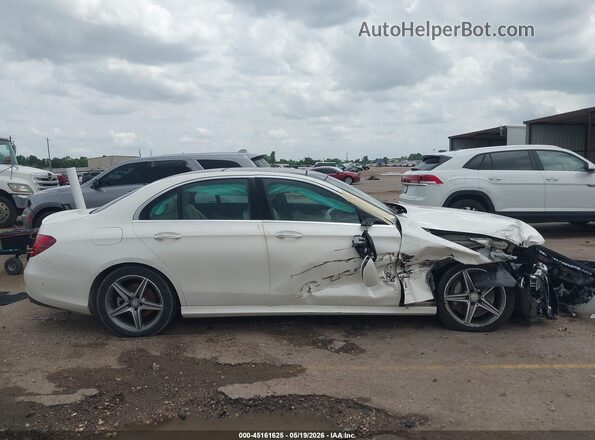 WDDZF4JB1HA041018 2017 MERCEDES-BENZ E-CLASS White Widok wnętrza z tyłu