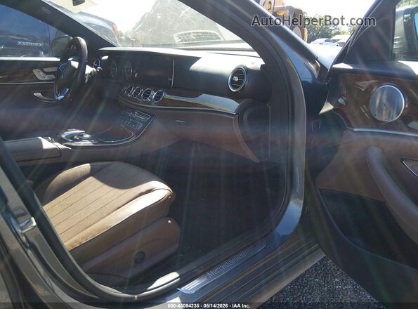 WDDZF4JB2HA156730 2017 MERCEDES-BENZ E-CLASS Gray Vista interior delantera