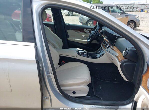 WDDZF4JB5JA310773 2018 MERCEDES-BENZ E-CLASS Серебряный Вид салона спереди