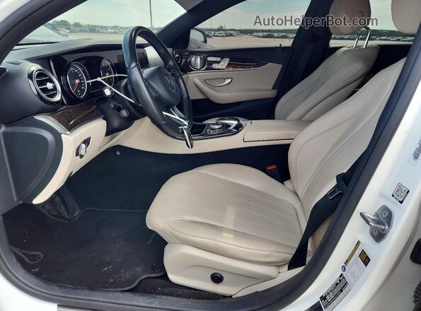 WDDZF4JB9HA243055 2017 MERCEDES-BENZ E Белый Вид салона спереди