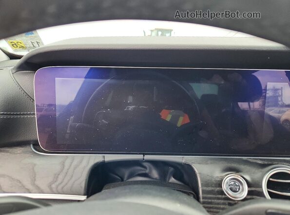 WDDZF4KB1JA302653 2018 MERCEDES-BENZ E Black Vista del cuadro de instrumentos
