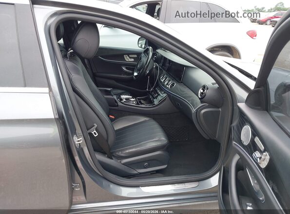 WDDZF4KB2HA036425 2017 MERCEDES-BENZ E-CLASS Gray Вид салону спереду