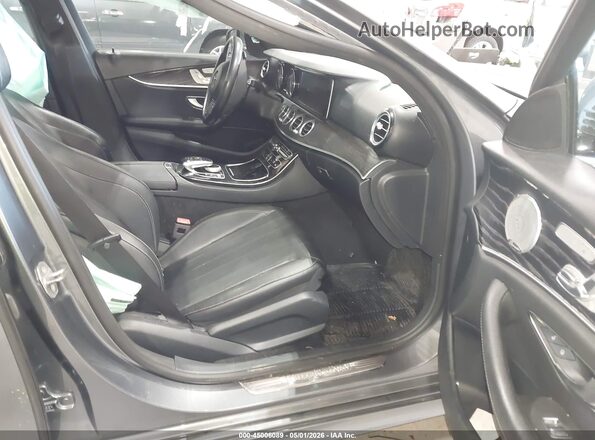 WDDZF4KB3HA207862 2017 MERCEDES-BENZ E-CLASS Gray Вид салону спереду