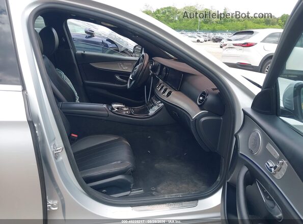 WDDZF4KB4HA030254 2017 MERCEDES-BENZ E-CLASS Gray Front interior view