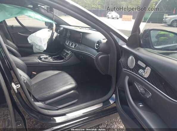 WDDZF4KB5HA080905 2017 MERCEDES-BENZ E-CLASS Черный Вид салона спереди