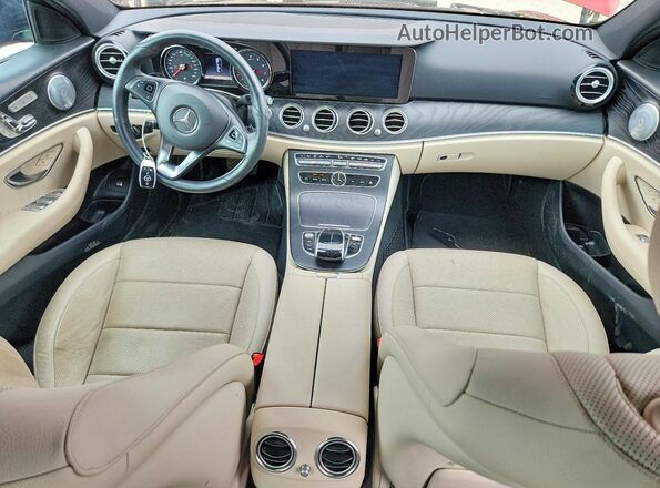 WDDZF4KB6JA336541 2018 MERCEDES-BENZ E Red Widok deski rozdzielczej